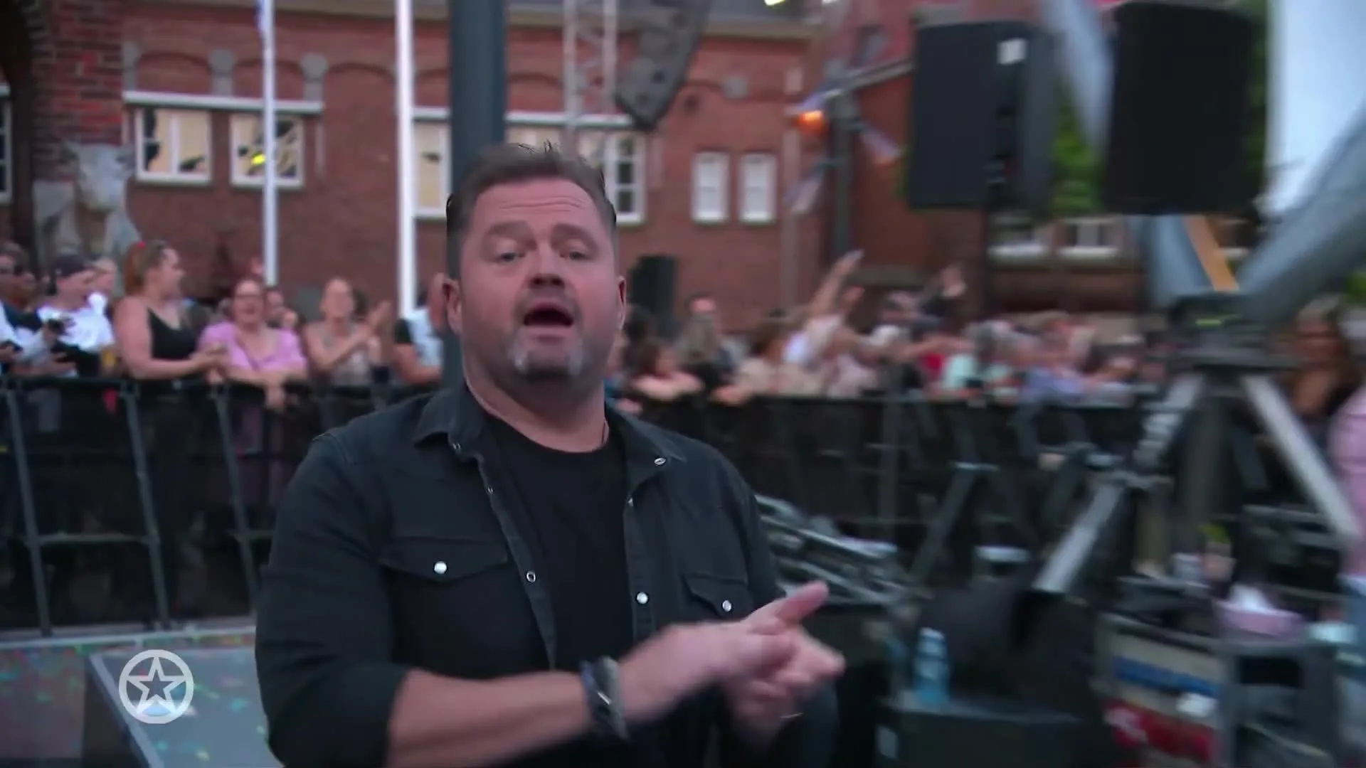 Sterren genieten op bomvol Sterren Muziekfeest op het Plein