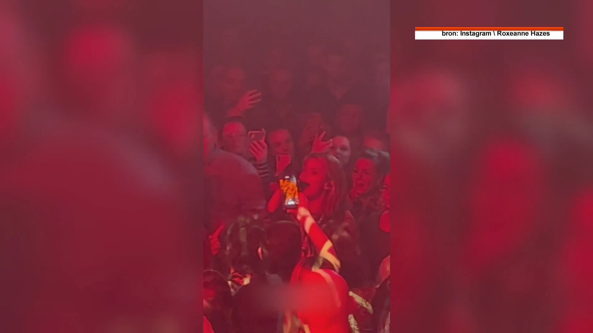 Roxeanne Hazes duikt publiek in