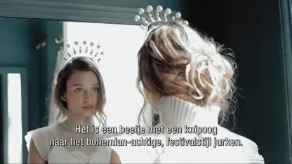 Johnny's Anouk trouwt in jurk van Britse topdesigner