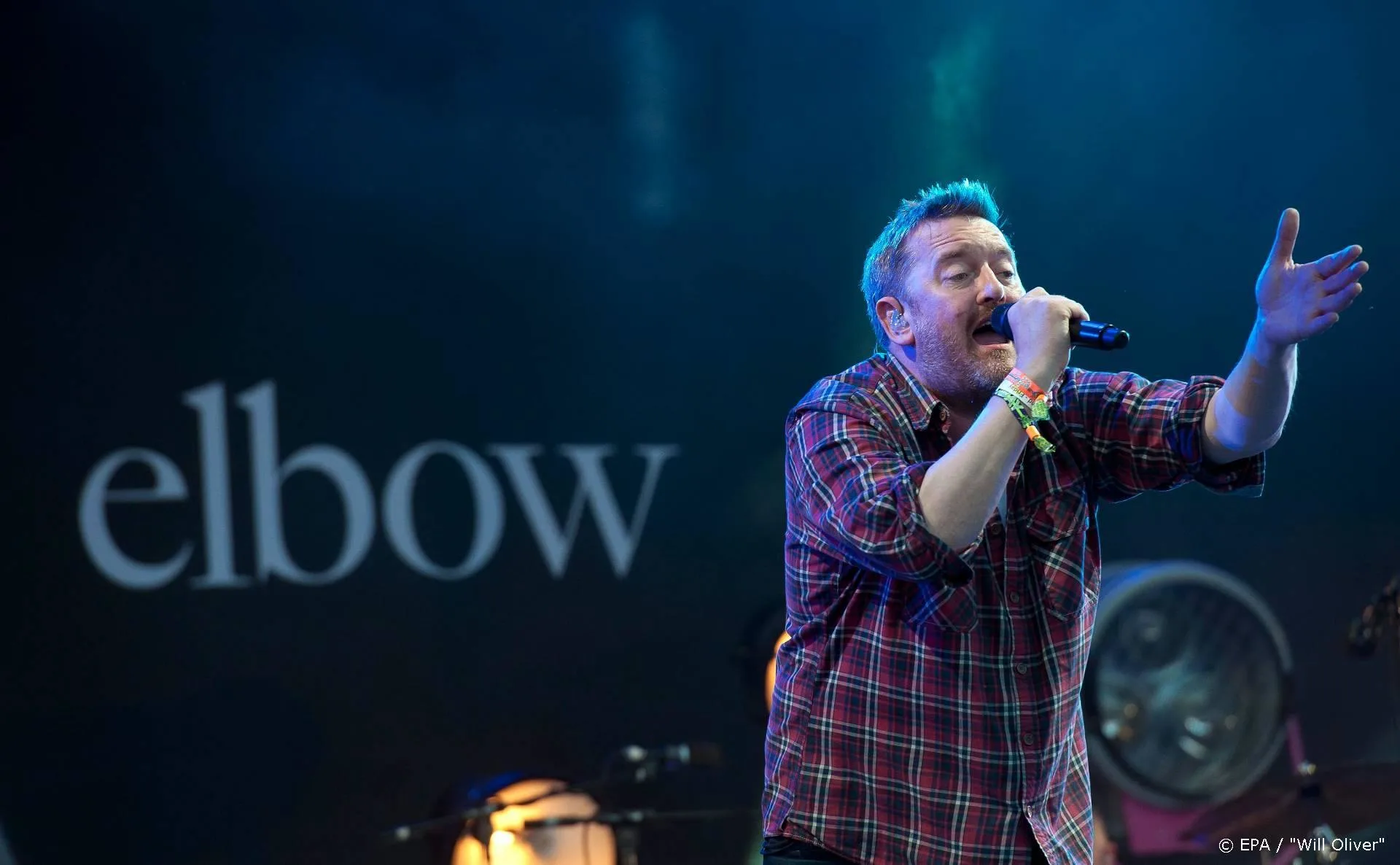 Zanger Elbow wil financiële hulp voor kleine concertzalen