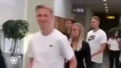 Warm onthaal voor Frenkie de Jong in Barcelona