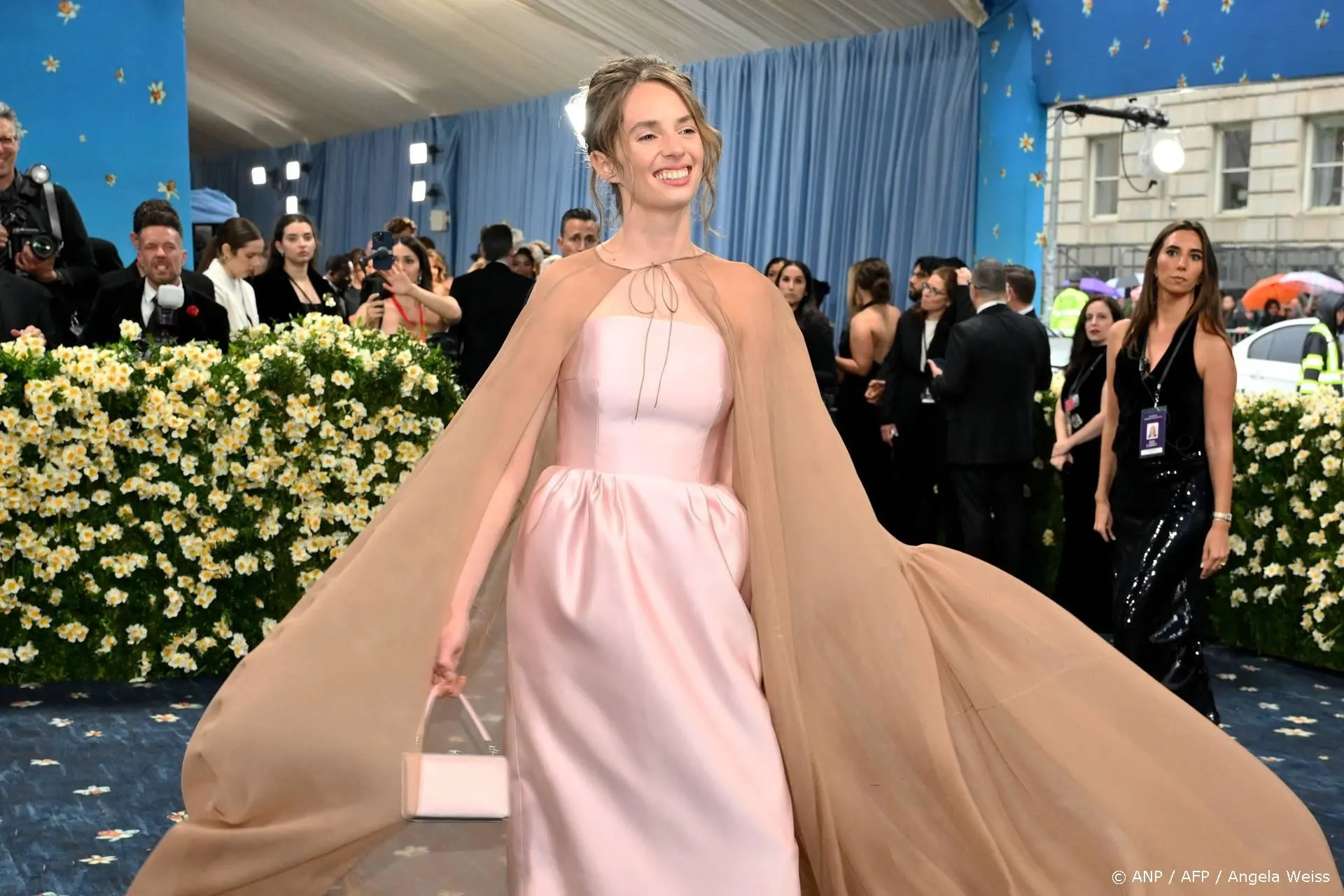 Stranger Things-ster Maya Hawke stiekem in het huwelijksbootje gestapt