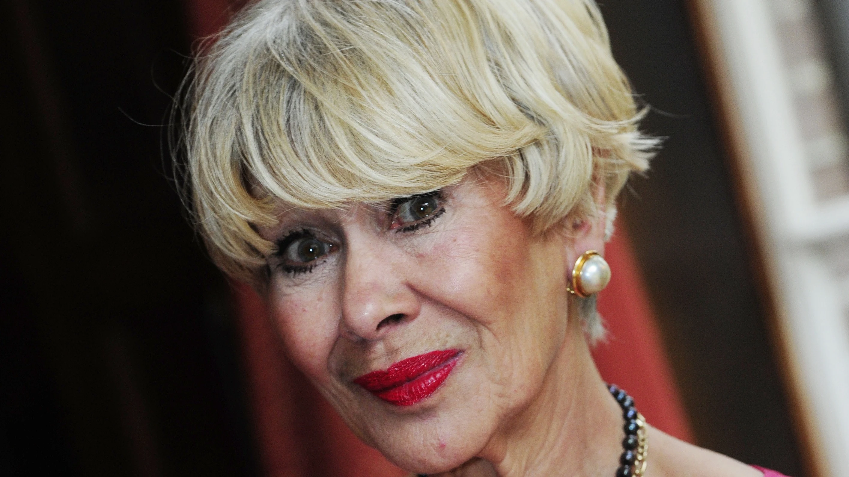 Oudste zoon Anneke Grönloh onverwacht overleden