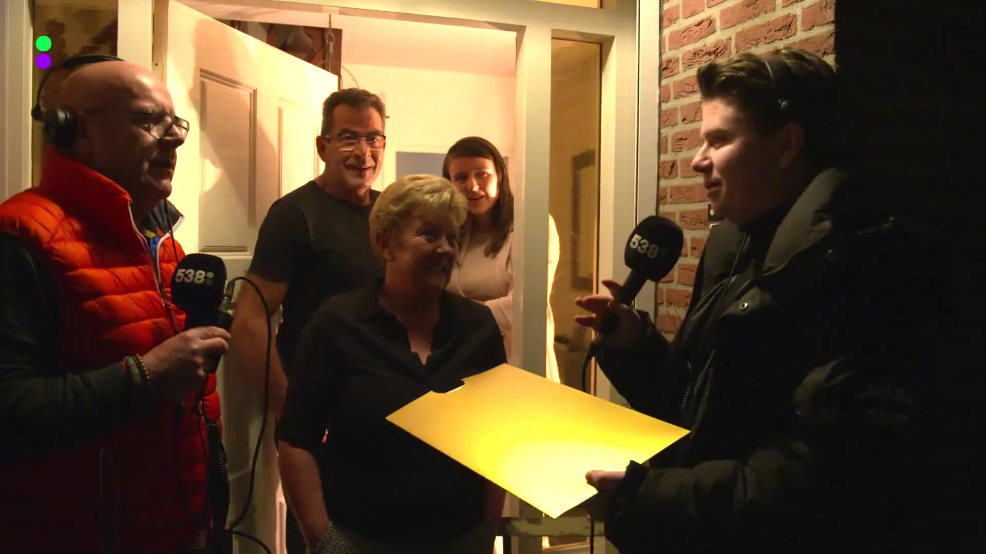 Dylan en Gaston verrassen straat met 1 miljoen!