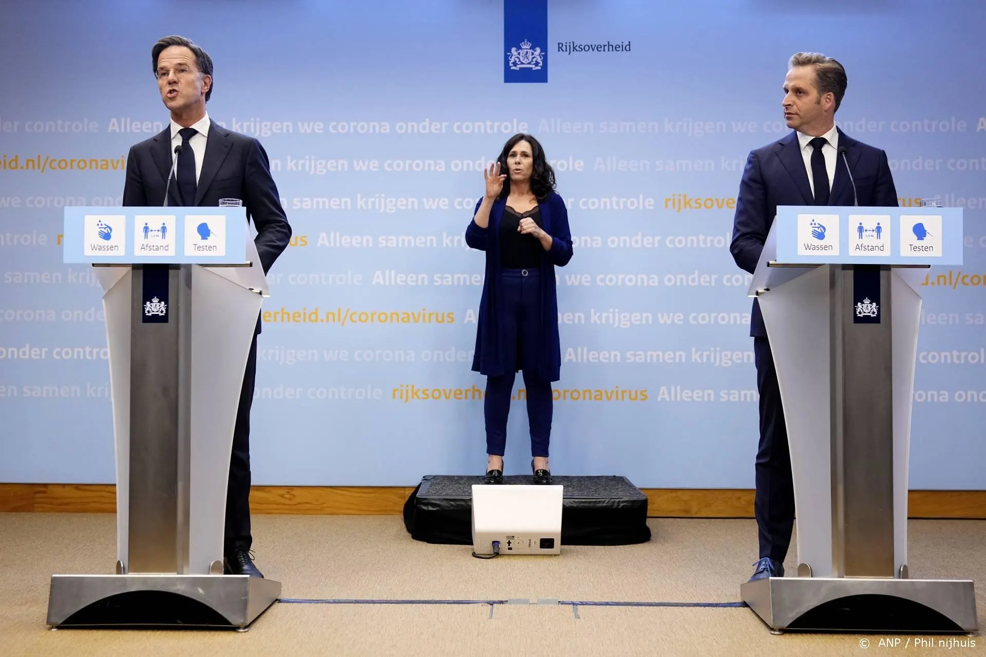 Veldonderzoek: 'Lang niet overal controle op CoronaCheck-app'