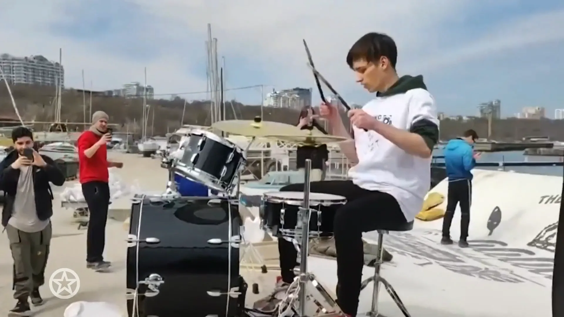 Bon Jovi eert 'verdedigers' kustplaats Odessa