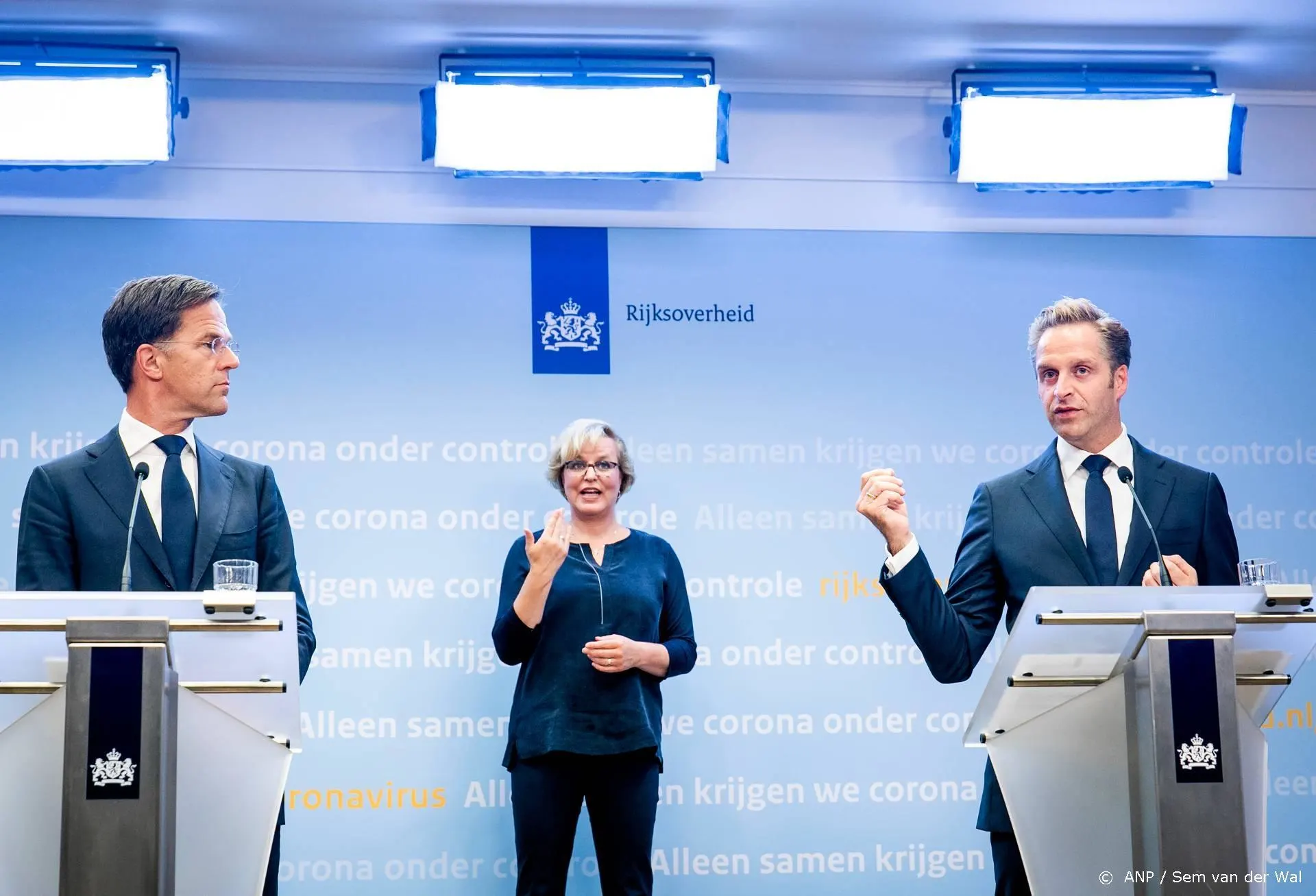 Weer iets minder kijkers voor coronapersconferentie