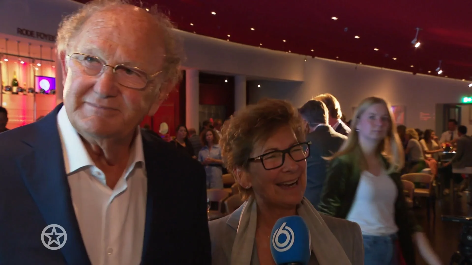 Joop van den Ende apetrots op eerste kleinzoon