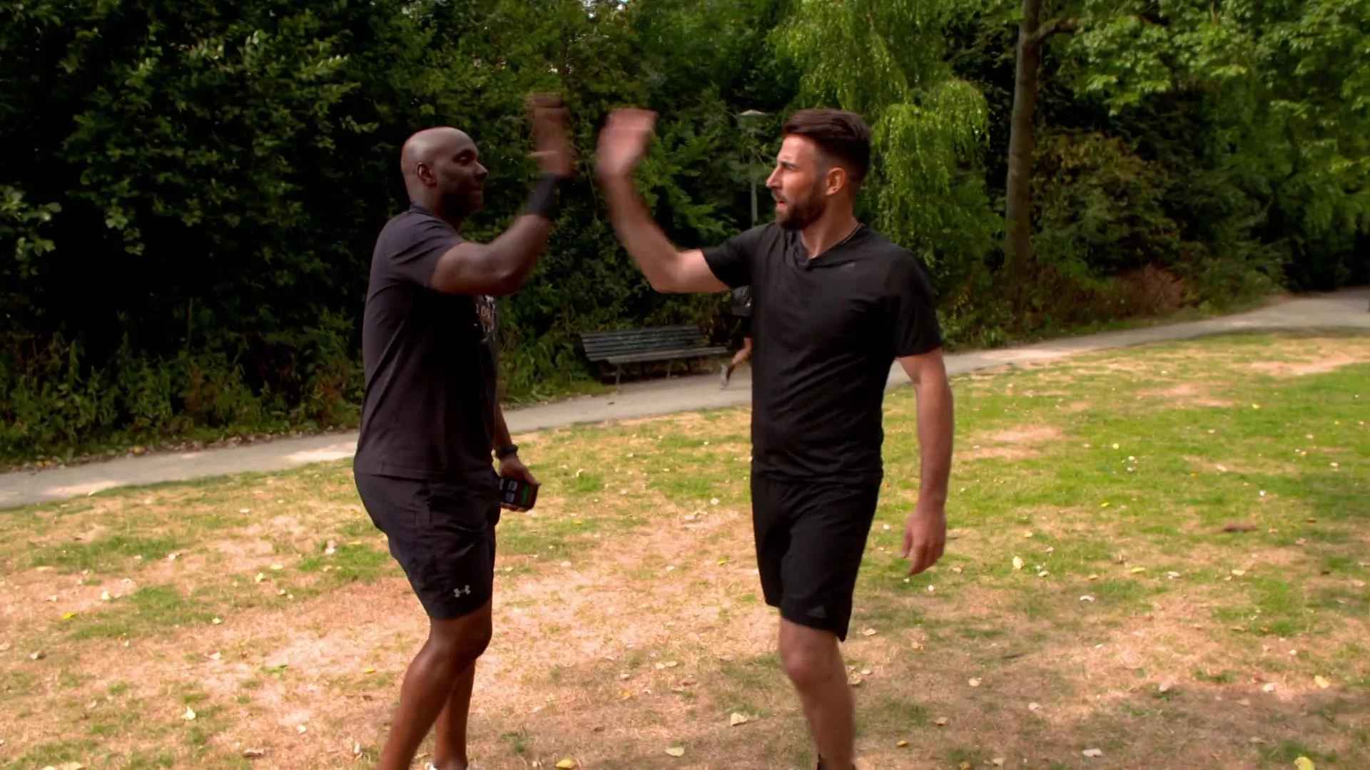 Sporten met klotsende oksels? Carlos Lens weet raad!