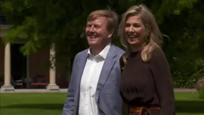 Oranjes stralen tijdens fotosessie bij Paleis Huis ten Bosch