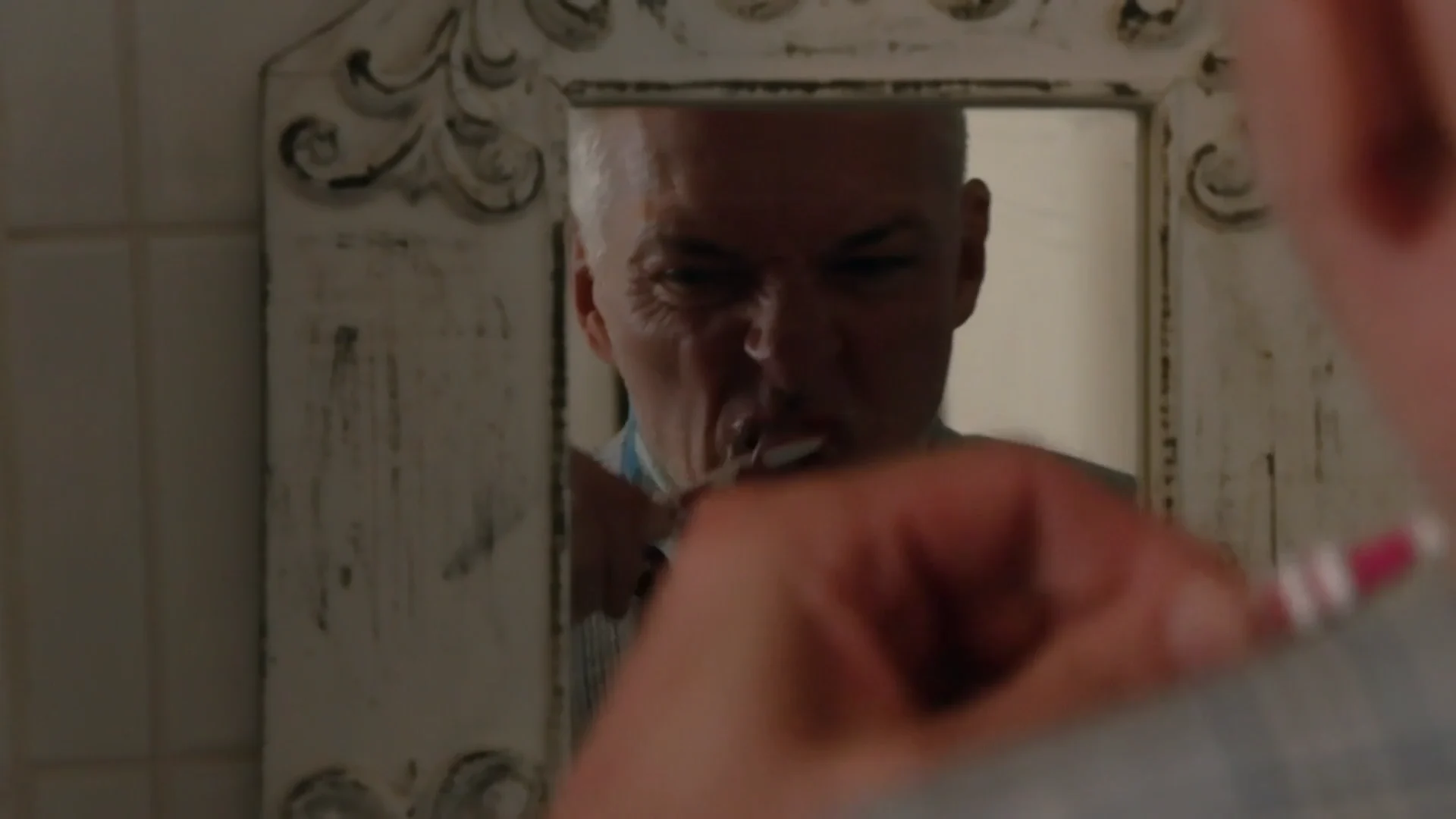 Martien gaat in het PENSION wonen