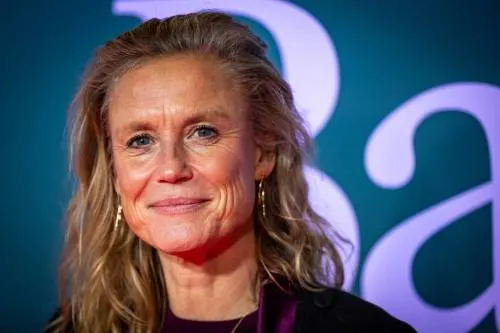 Nieuwe talkshow beter af zonder Sophie Hilbrand? 'Met mazzel een zesje'