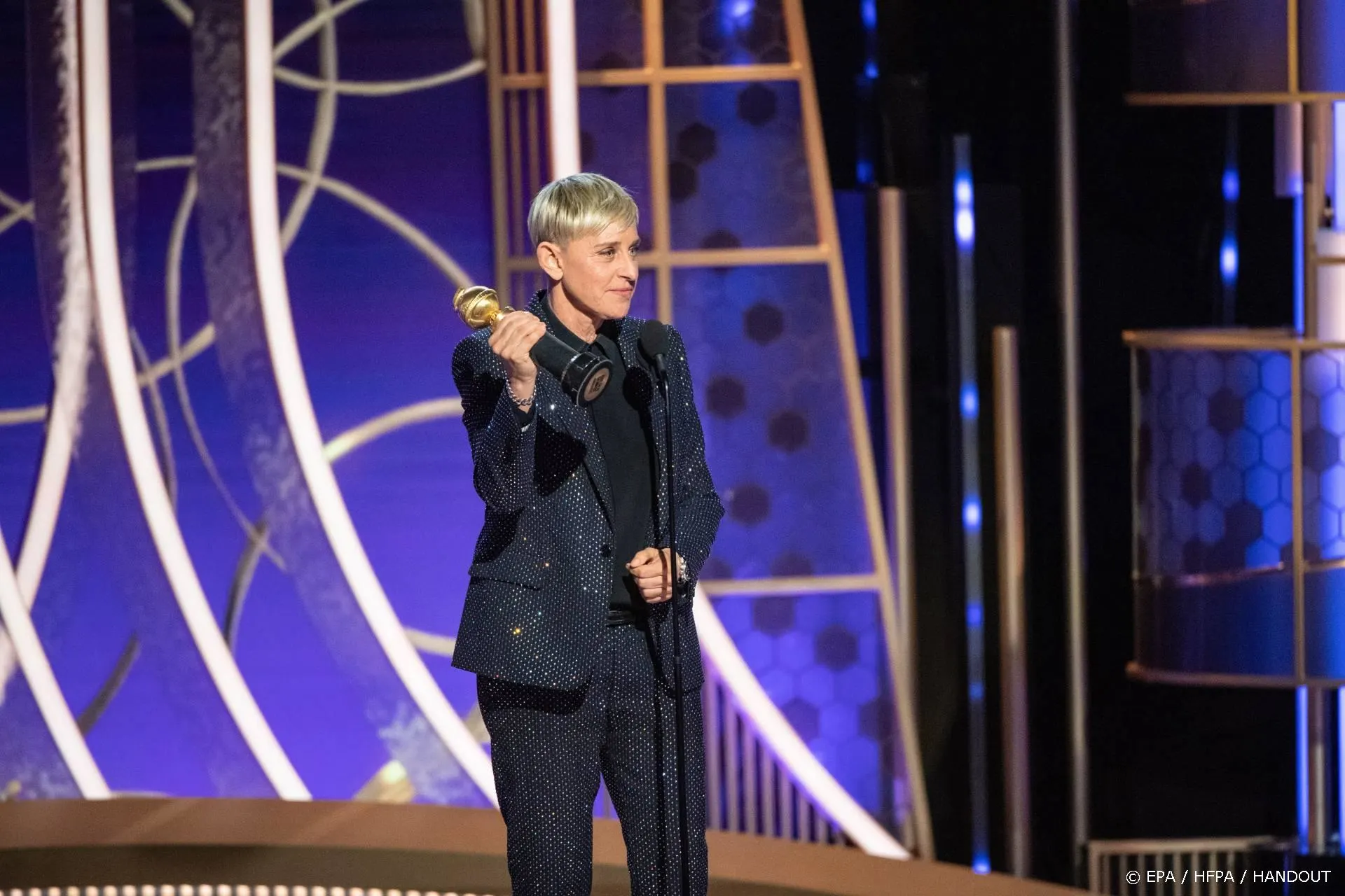 Ellen DeGeneres houdt het niet droog bij laatste talkshow