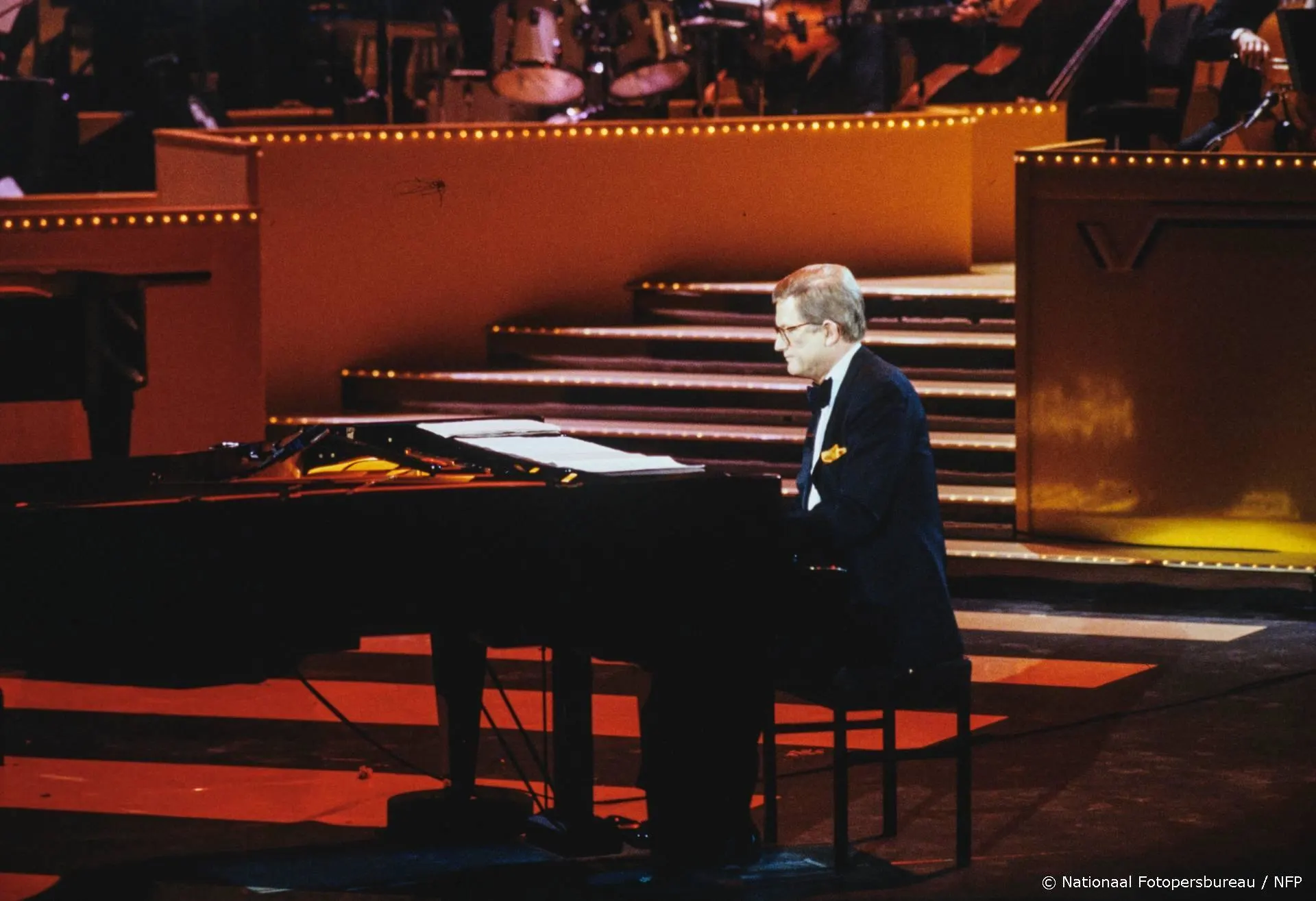 Van Vollenhoven haalt herinneringen op aan Louis van Dijk