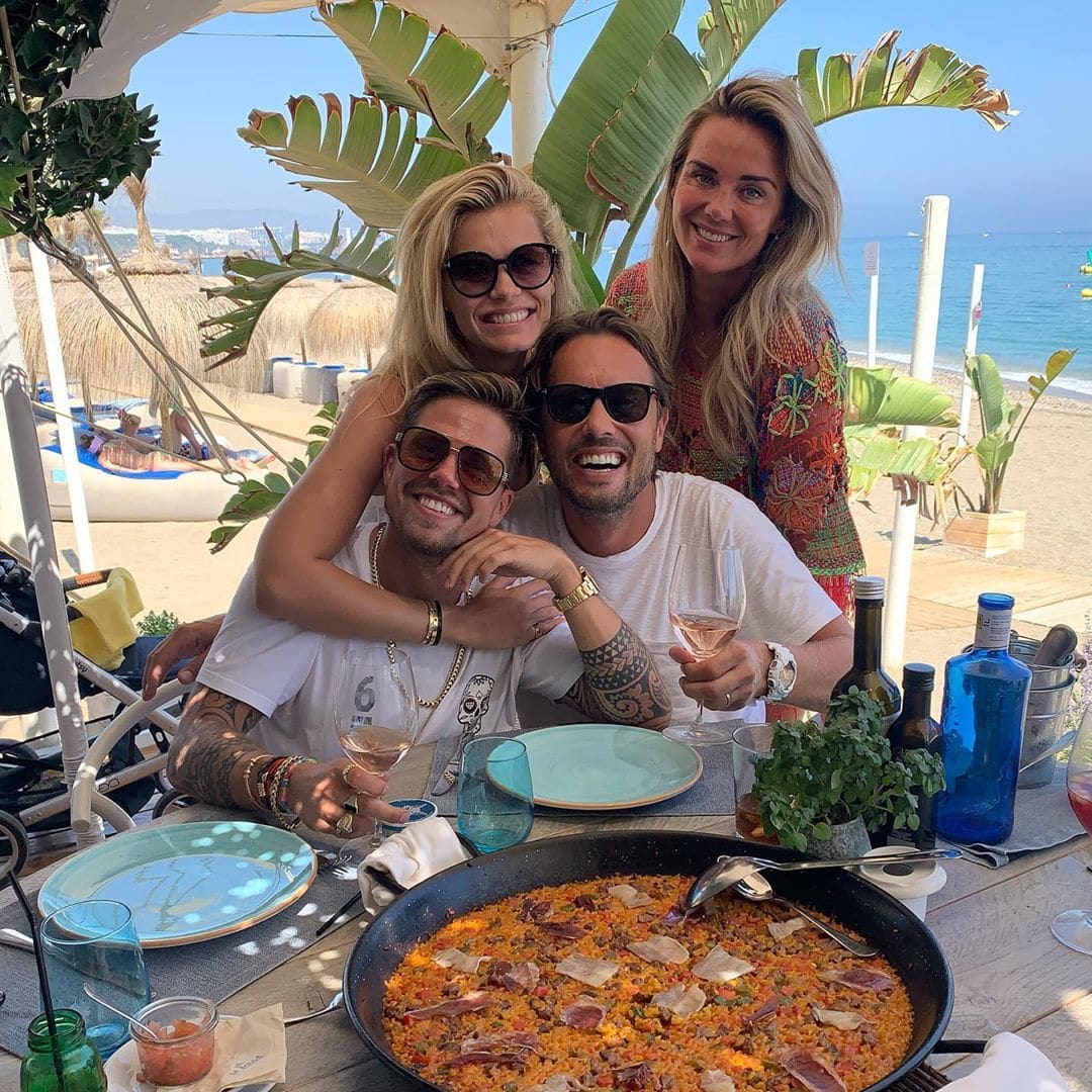 'André Hazes zet jarige vriend Bas Smit voor schut'