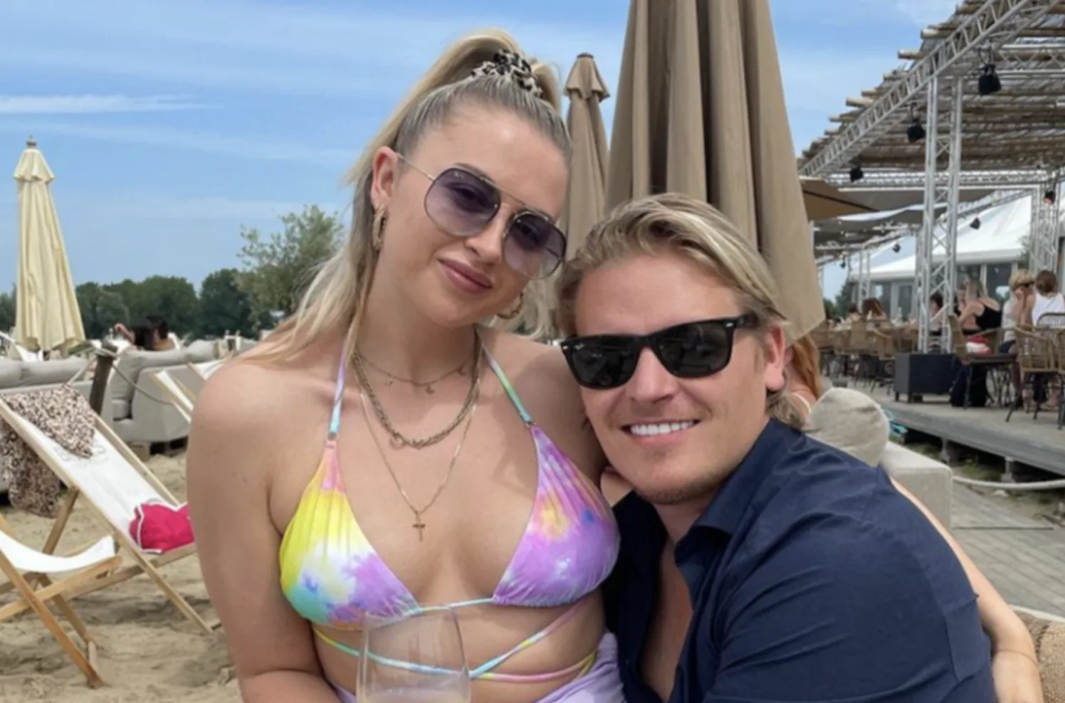 Ex-vrouw Thomas Berge haalt keihard uit naar zanger: 'Sta er alleen voor'