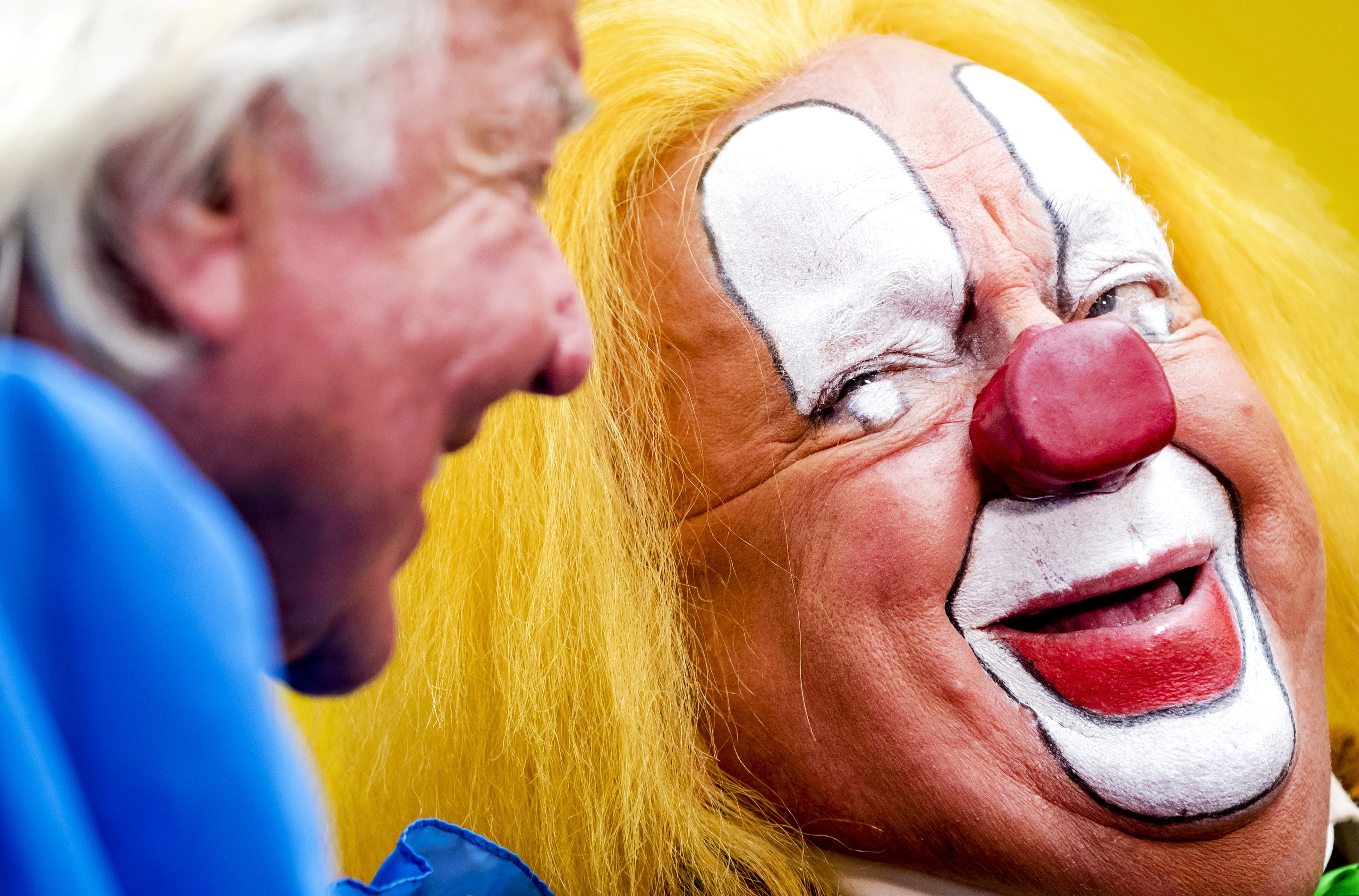 Einde in zicht in slepend conflict Bassie en Adriaan met acteurs