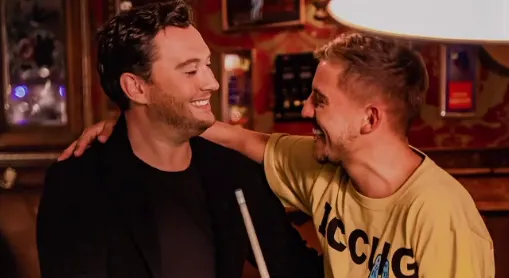 Tino Martin weer blij met Lil' Kleine: 'Mooi, hè?' 