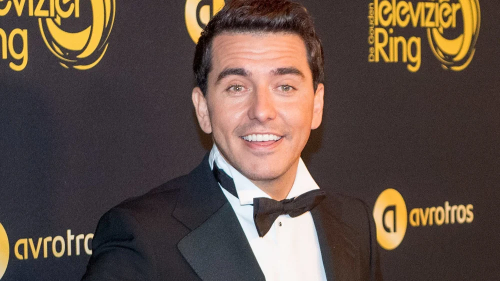 ZIEN: Jan Smit showt killerbody