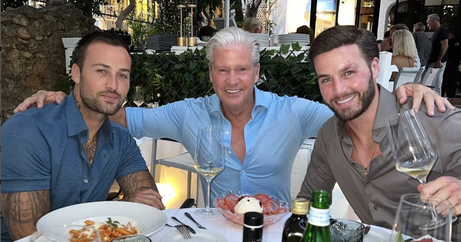 Dries Roelvink sneert naar zoons Dave en Donny 