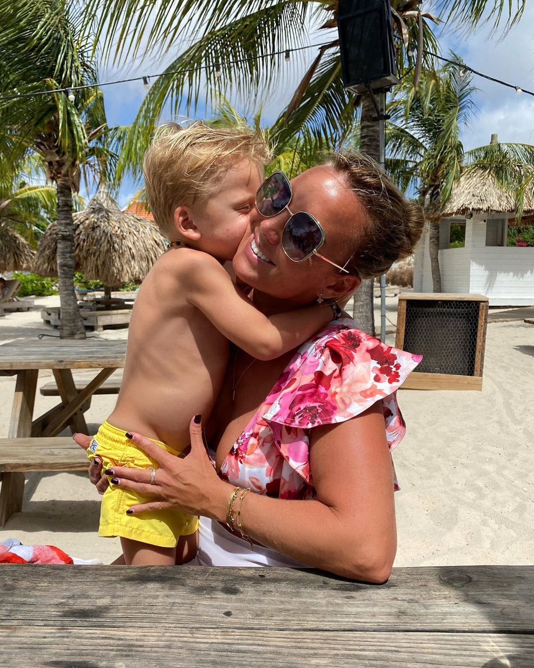 Monique Westenberg deelt babygeluk