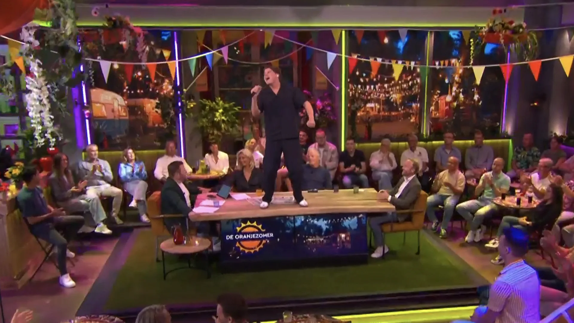 Samuel Welten zet de studio van De Oranjezomer op z'n kop met 'Alles kan kapot'