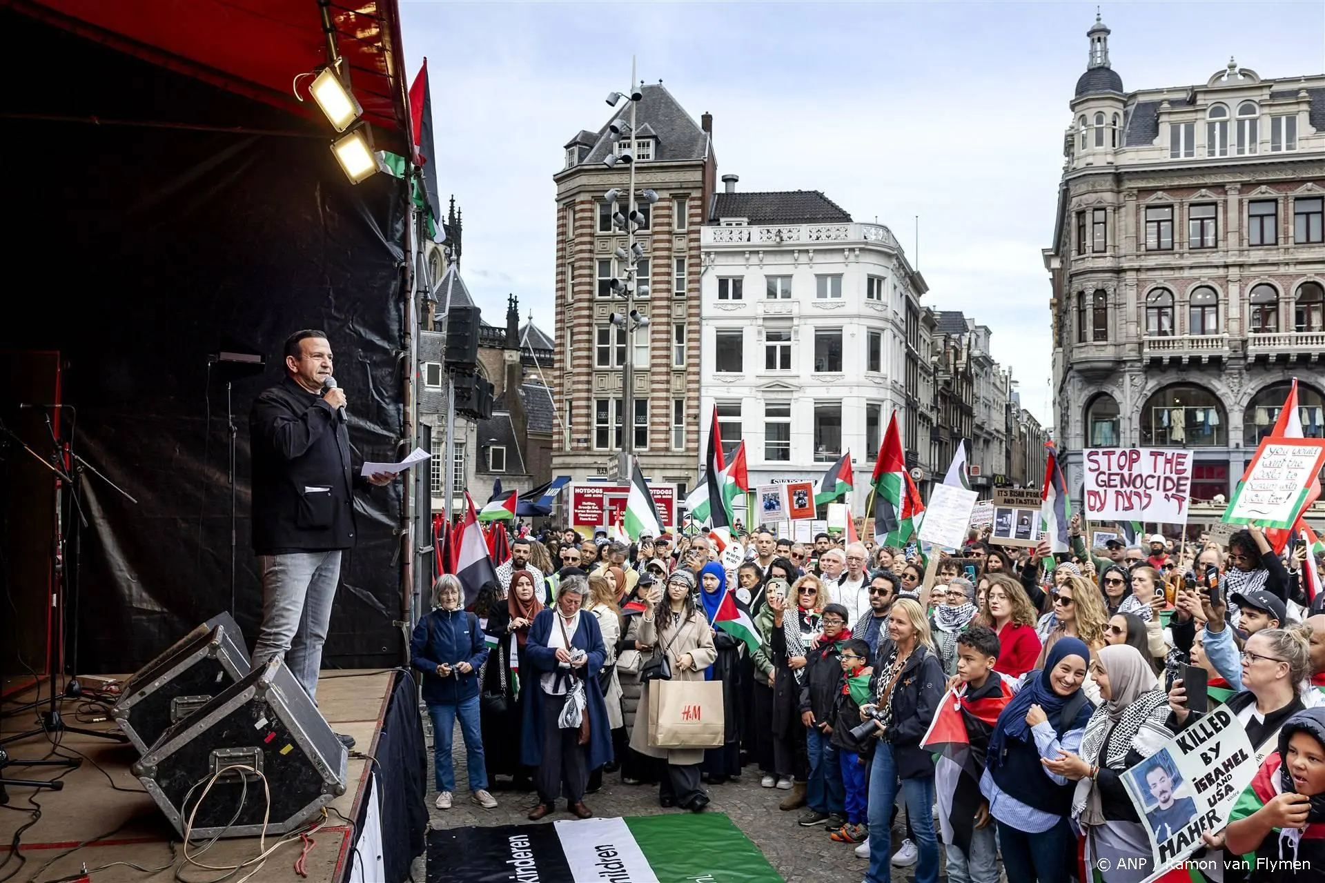 Déze BN'ers zijn aanwezig op de Dam voor protest tegen geweld Gaza