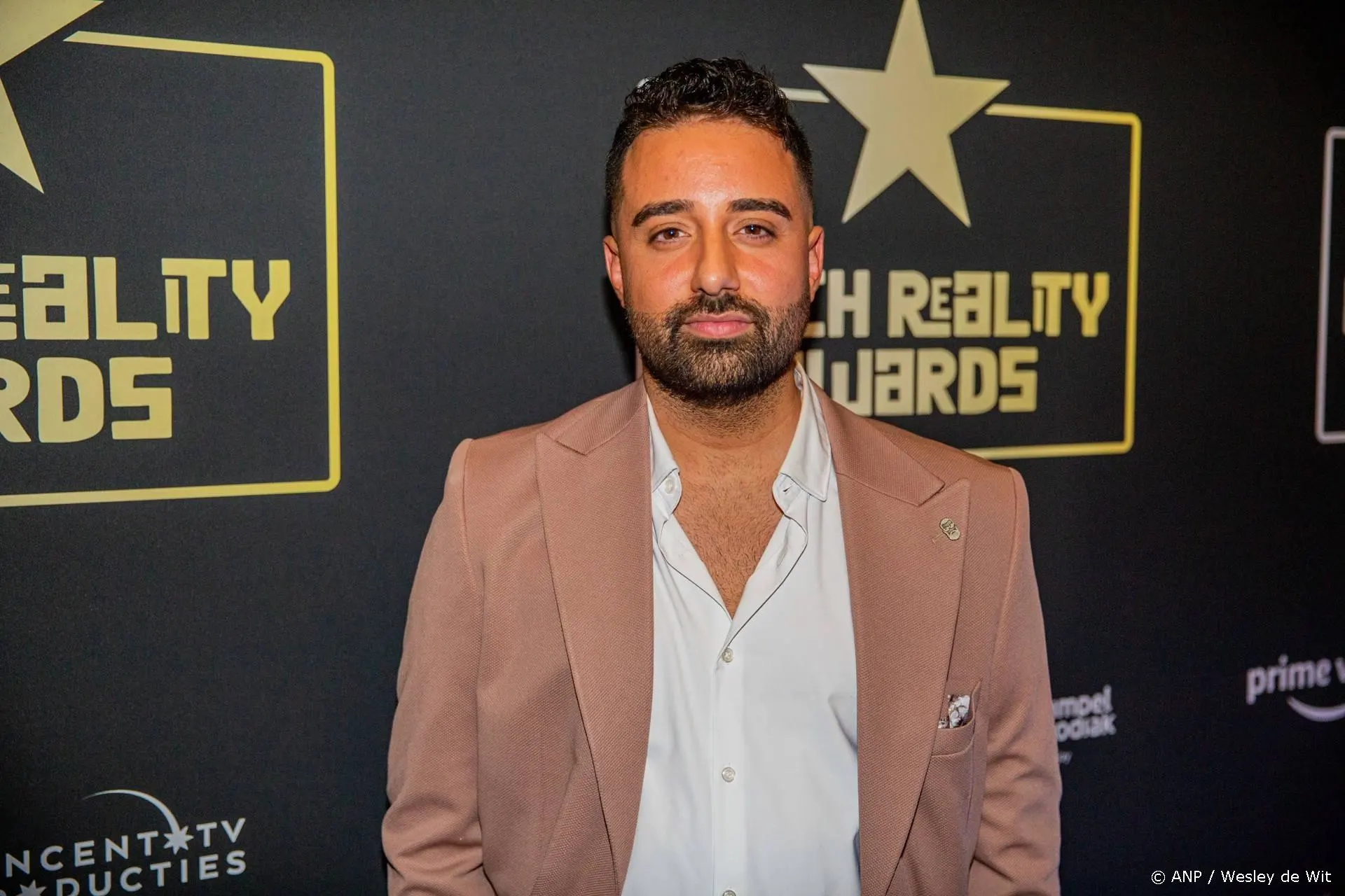 Farja biedt excuses aan na publieke vernedering Michella Kox