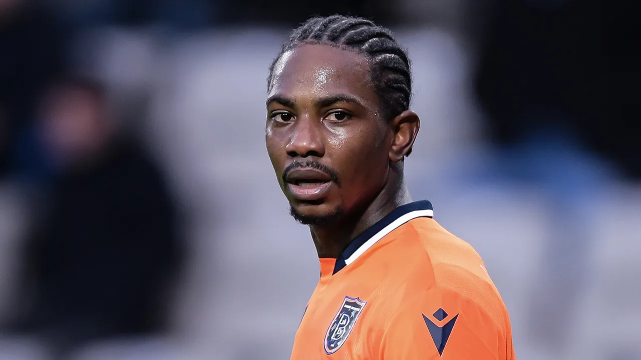 Elia mogelijk terug naar Eredivisie: 'Ik heb contact met Nederlandse clubs'