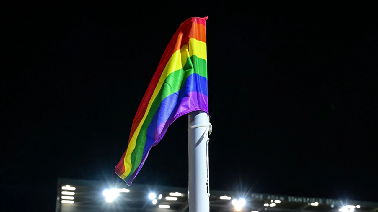 Transvrouwen mogen vanaf 1 juni niet meer uitkomen in Engels vrouwenvoetbal