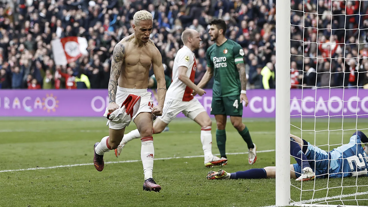 Ajax verslaat Feyenoord in spectaculaire Klassieker 