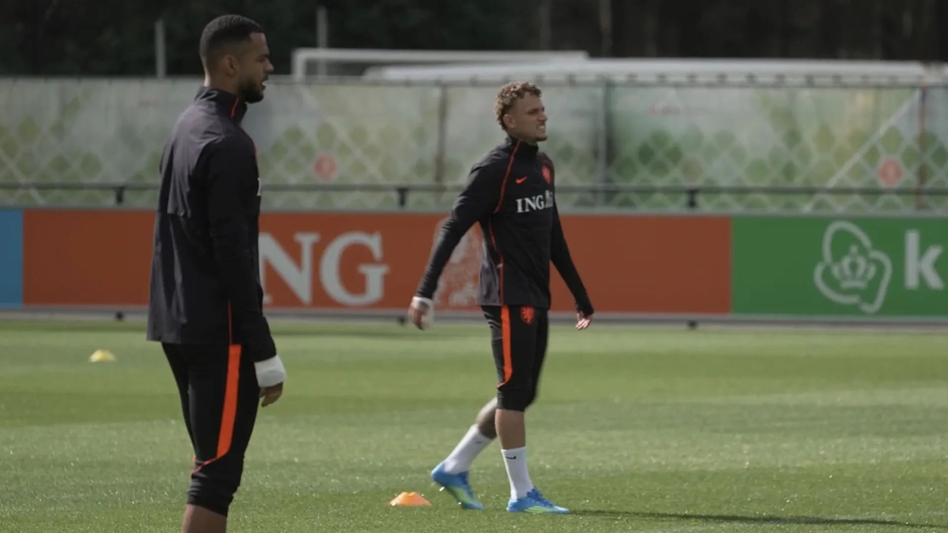 In beeld: Oranje traint met Noa Lang voor duel met Ecuador