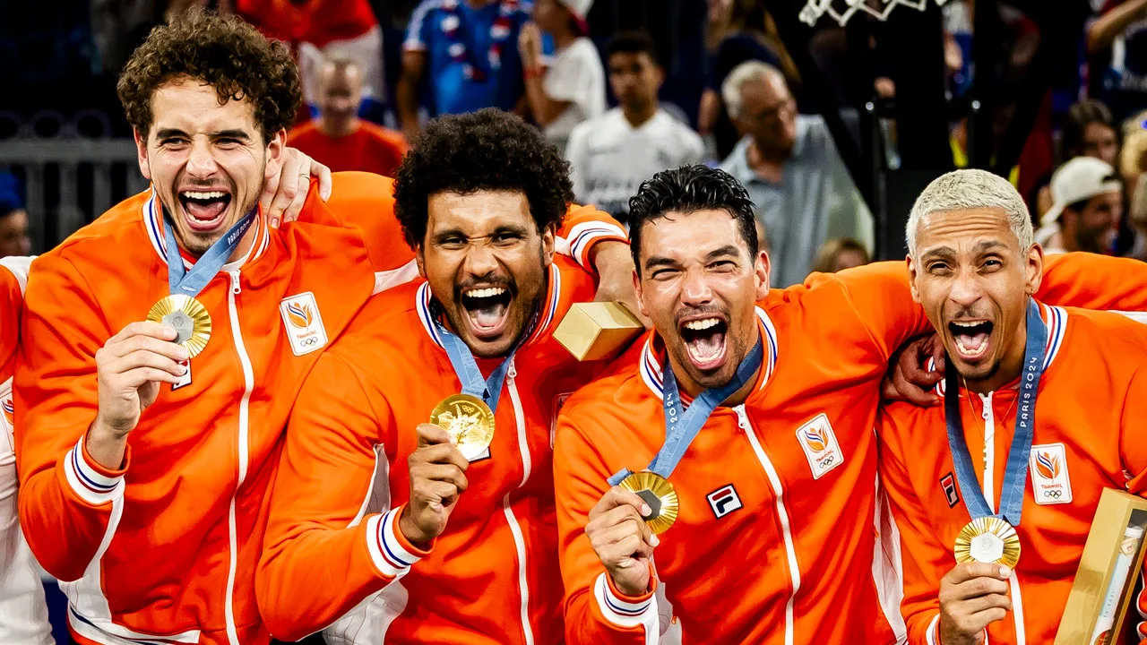 Matchwinner De Jong in extase na 3x3-goud op Spelen: 'Het is historisch!'