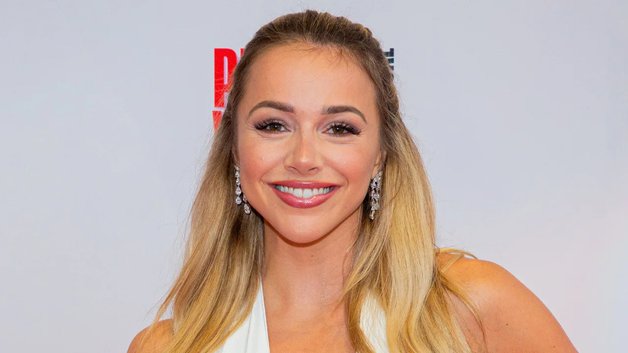 Emma Heesters viert dat behandelingen afgerond zijn en aanslaan