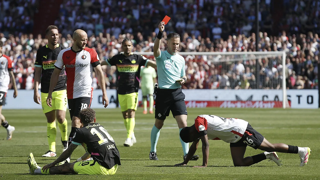 Aanklager in beroep tegen vrijspraak Feyenoord-rechtsback Read na rode kaart tegen PSV