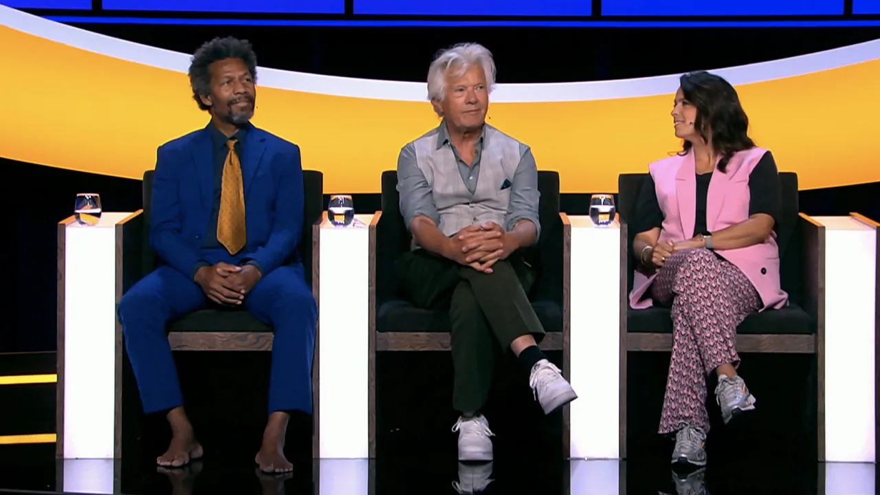 Acteur Mike Libanon verschijnt op blote voeten in De Slimste Mens