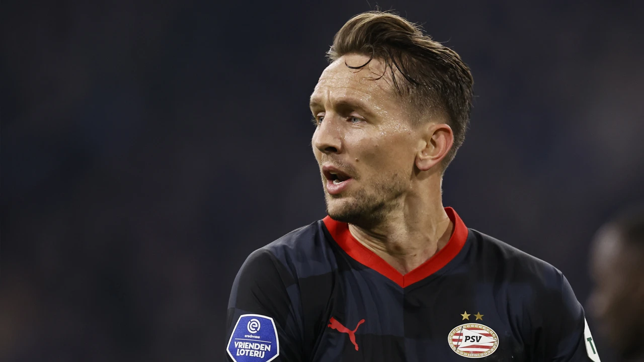 'Het is een misser van Ajax geweest dat ze niet naar Luuk de Jong hebben gekeken'