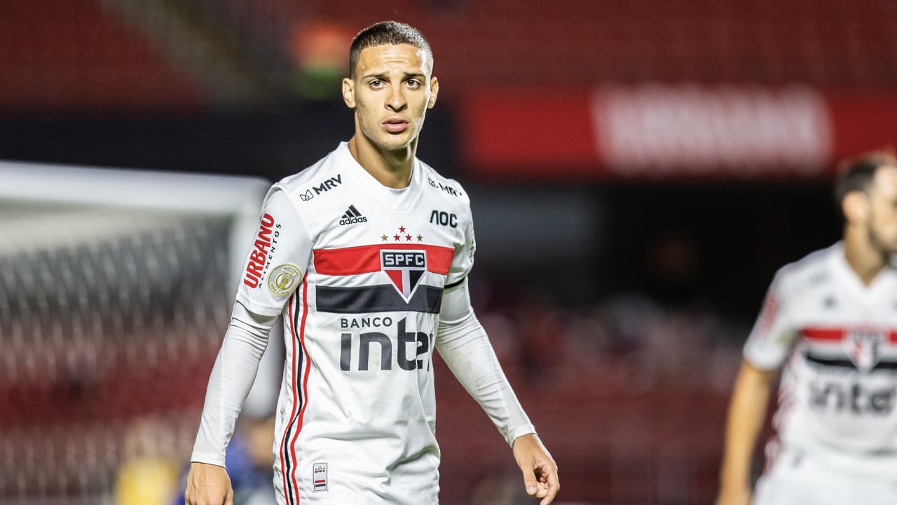 'Ajax weer stap dichterbij transfer Antony'