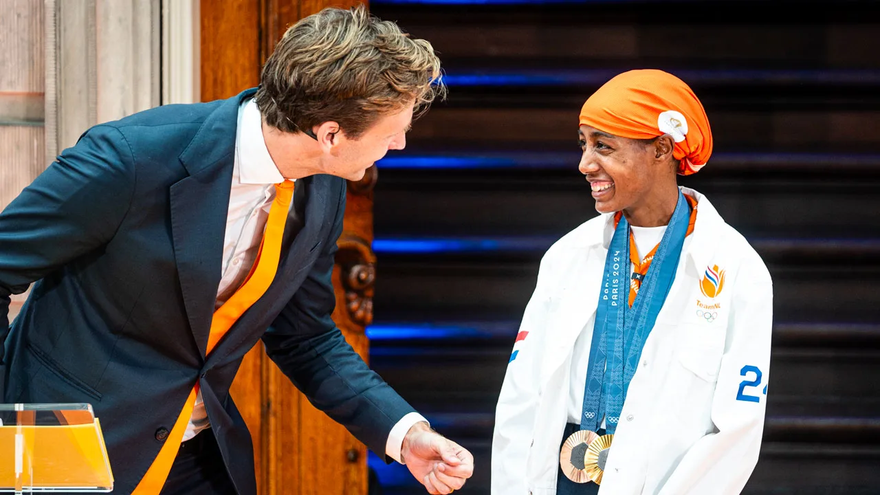 Winnaars gouden medailles geridderd in Den Haag: 'Wat een voorbeeld zijn jullie!'