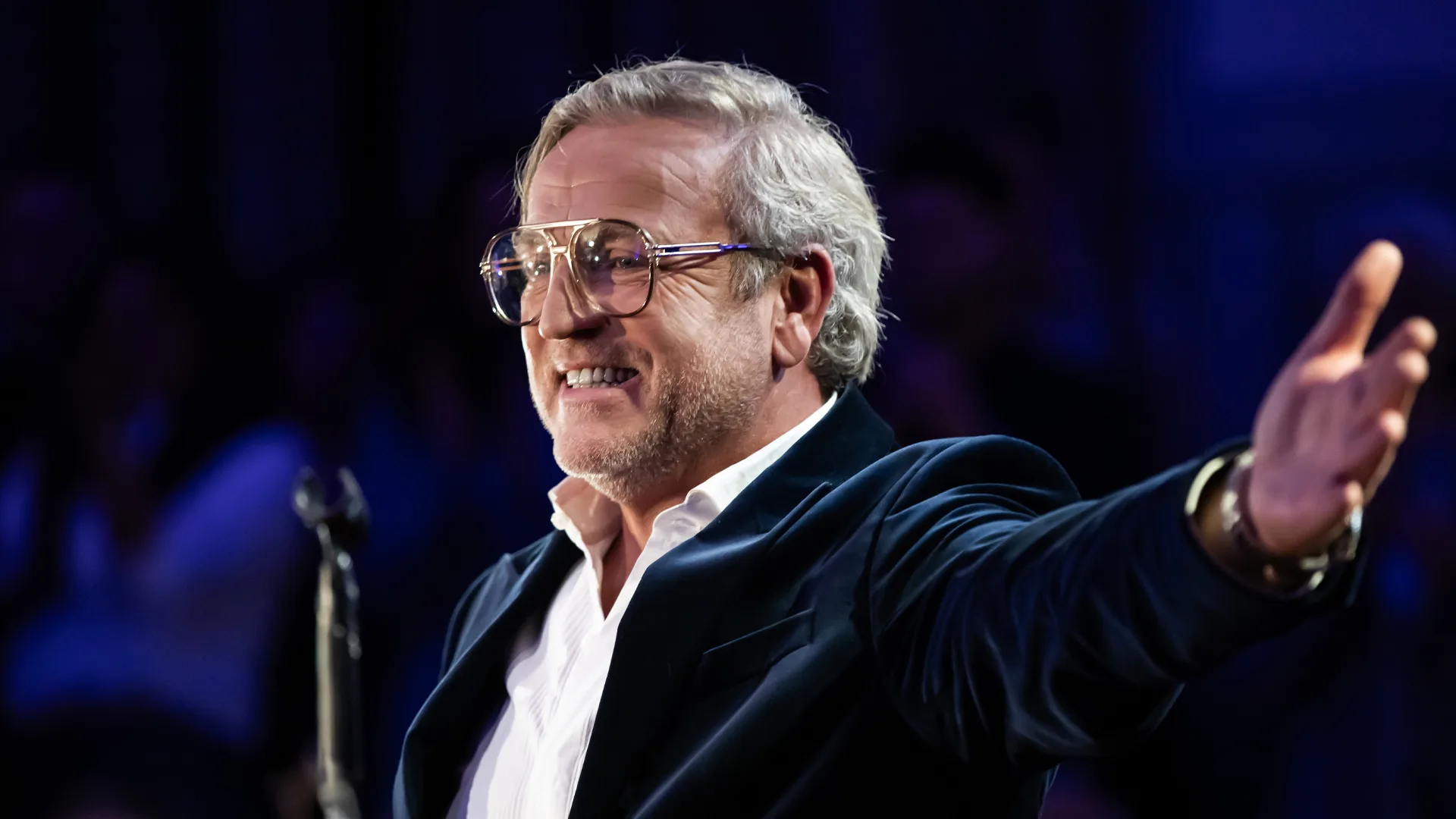 Gordon gaat optreden ondanks infectie aan luchtwegen niet afzeggen: ‘De dood of de gladiolen!’