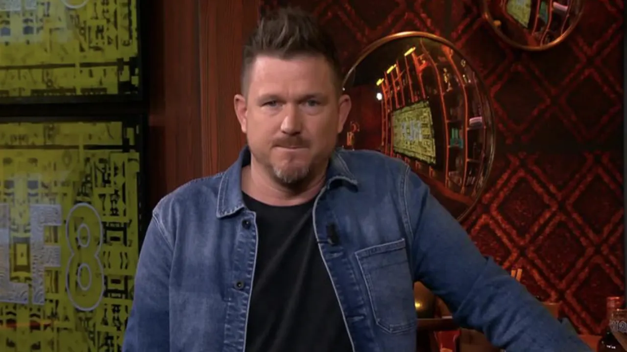 Johnny de Mol stopt definitief als presentator van HLF8