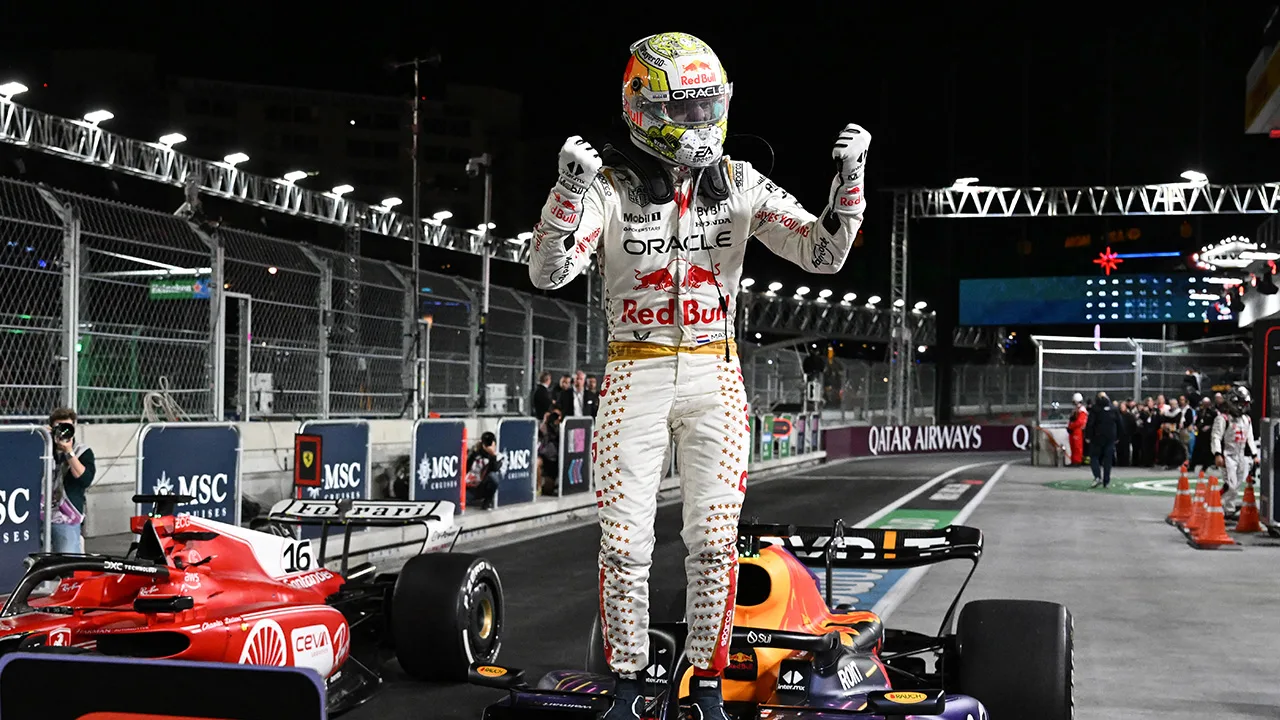 Verstappen breidt in Las Vegas record uit met achttiende zege