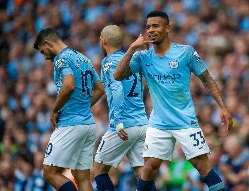 Manchester City soepel langs Huddersfield