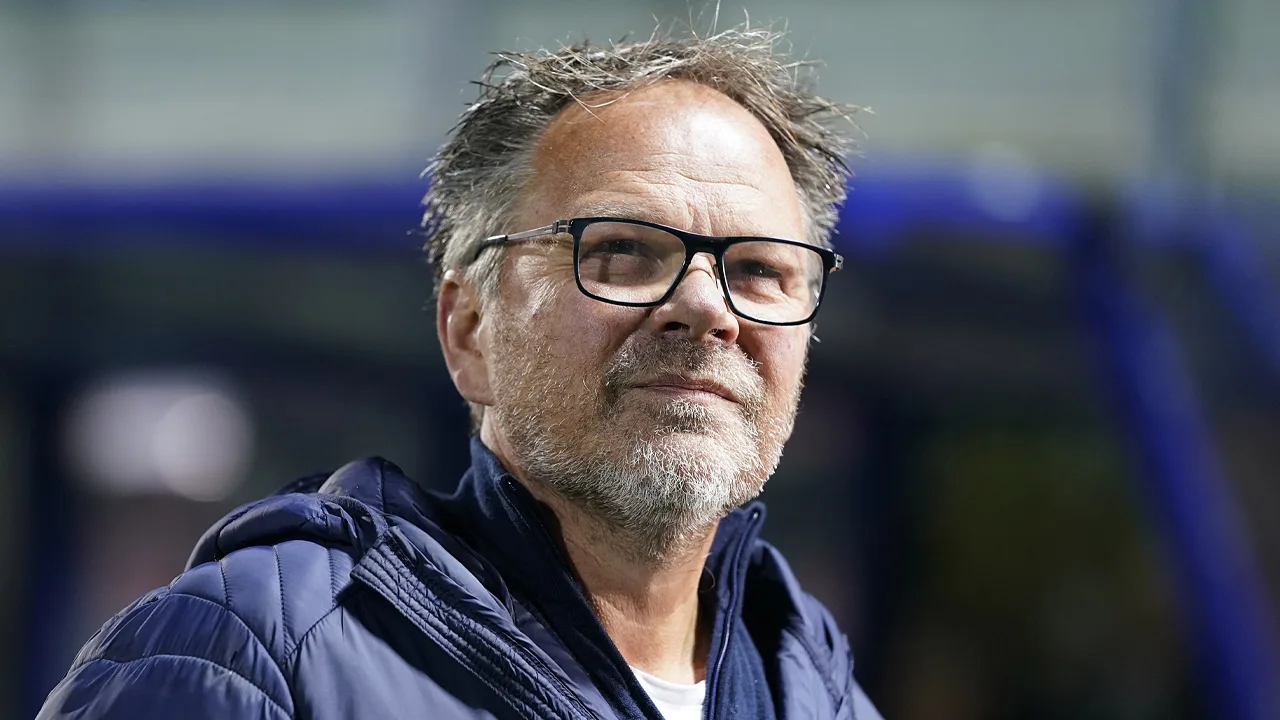 Henk de Jong keert terug als trainer van SC Cambuur