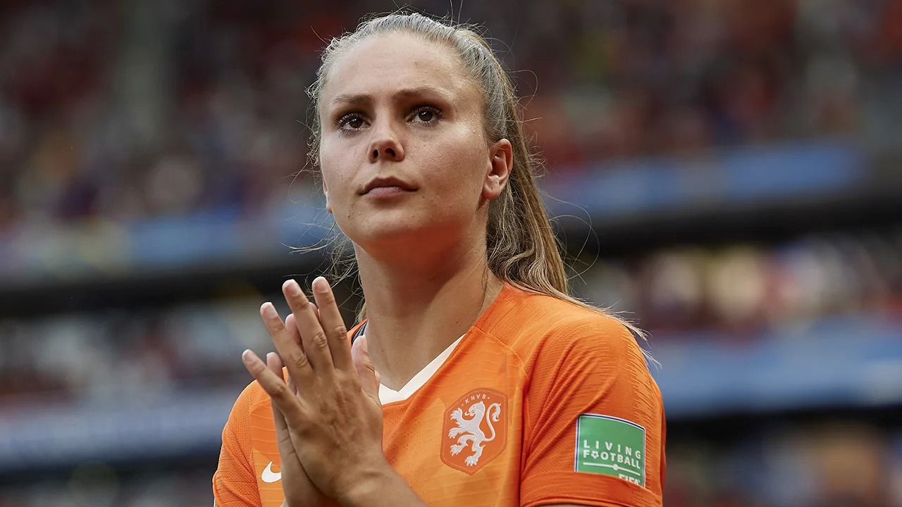 Oranje-icoon Lieke Martens beëindigt indrukwekkende voetbalcarrière