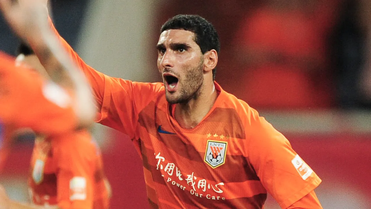 Fellaini scoort drie keer bij hervatting Chinese competitie