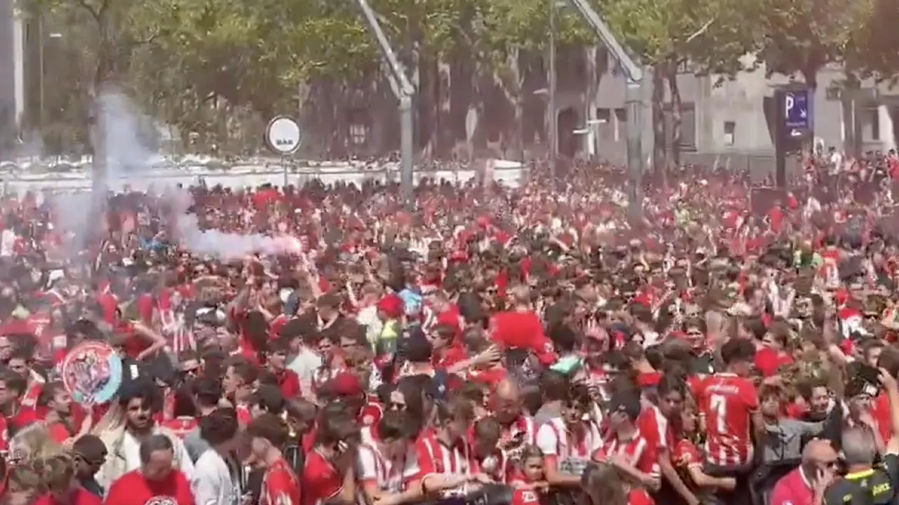 Stadhuisplein in Eindhoven al vol voor huldiging PSV