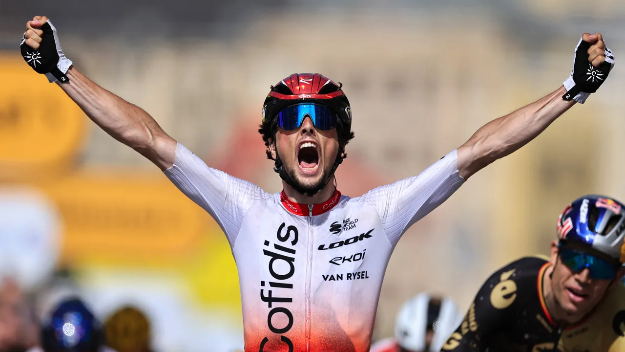 Lafay verrast Jumbo-Visma en van Aert in spectaculaire tweede etappe Tour de France