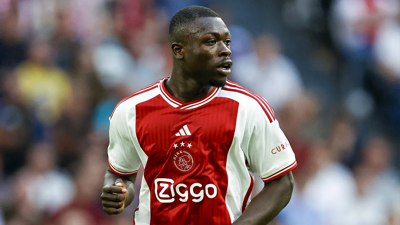 Brobbey genoemd als vervanger door blessures bij Oranje-spitsen: 'Hij krijgt onterecht veel kritiek'