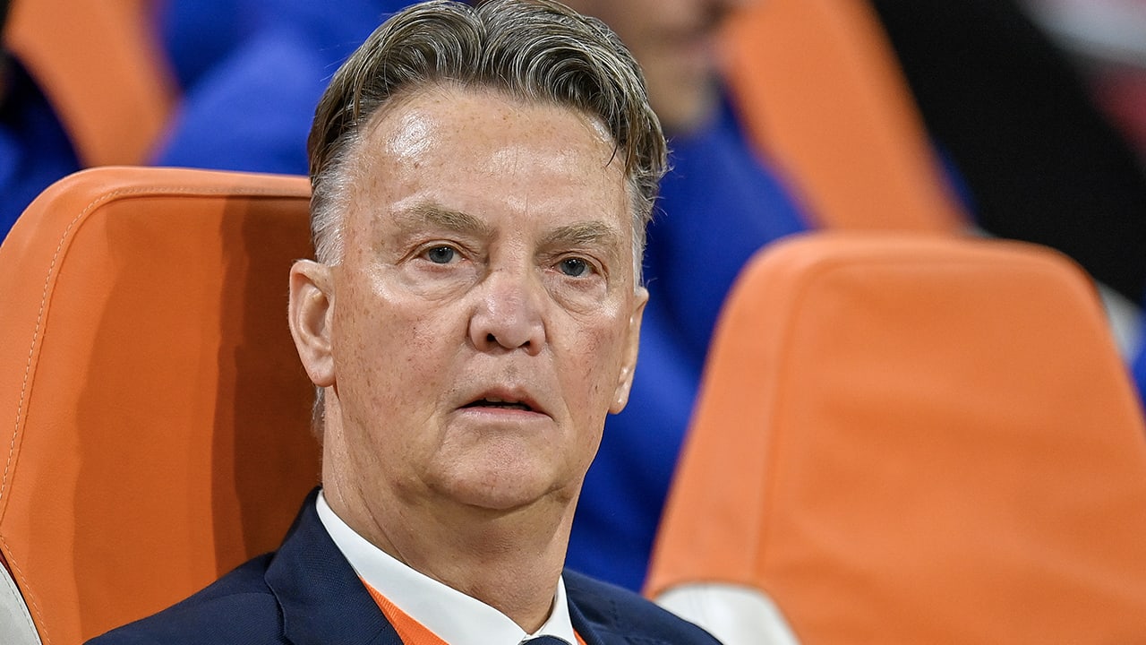 'Ajax - Napoli was ook een serieuze waarschuwing voor Louis van Gaal'